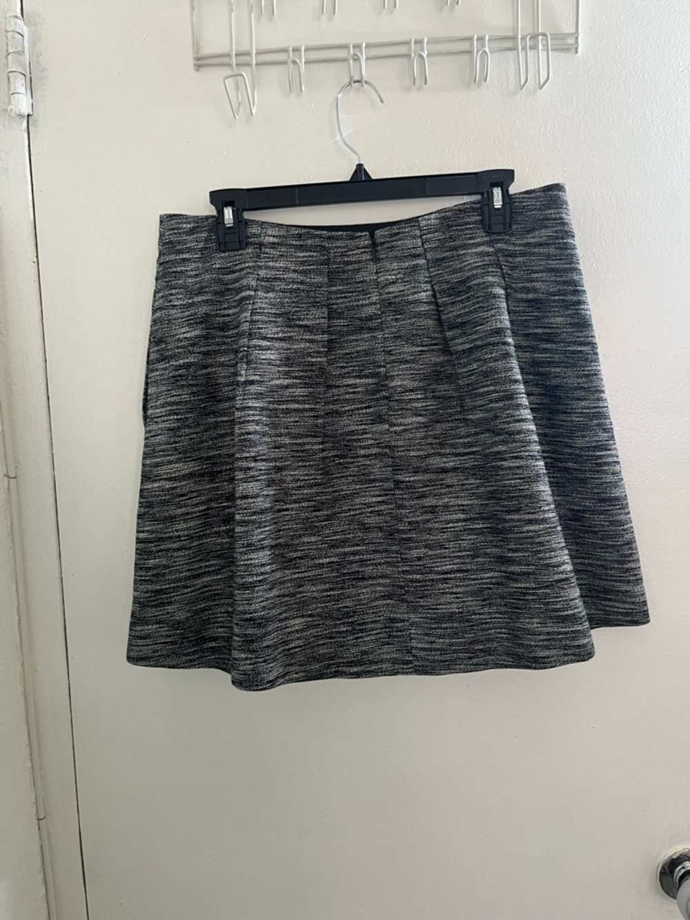 Madewell Gray Textured Pleated Skirt - Classic Women's Skirt - Picture 3 of 8